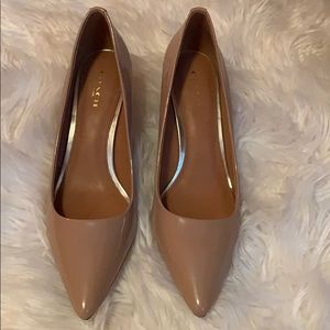 Coach nuede patent point heals perfect condition